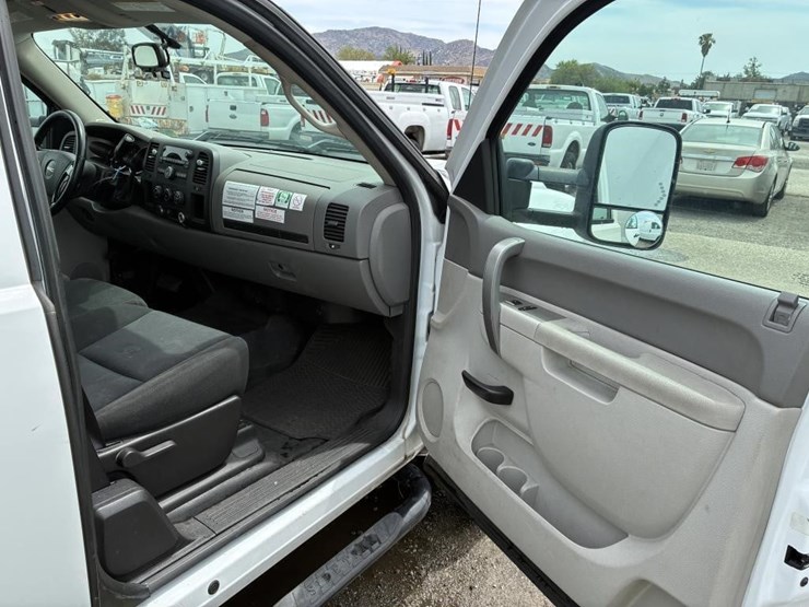 2012-gmc-2500hd-image-12