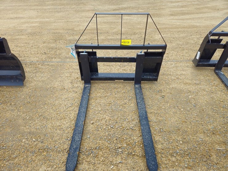 #5136-•-2026-mower-king-sa-48"-pallet-fork-image-8