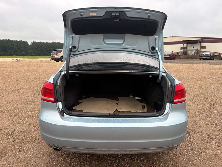2012-volkswagen-passat-se-diesel-4-door-sedan-(172,508-miles)-image-19