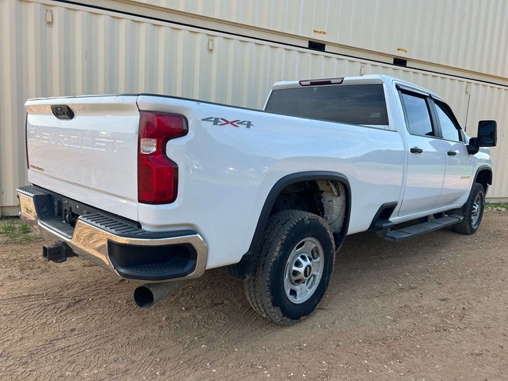 2021-chevrolet-silverado-2500-image-3