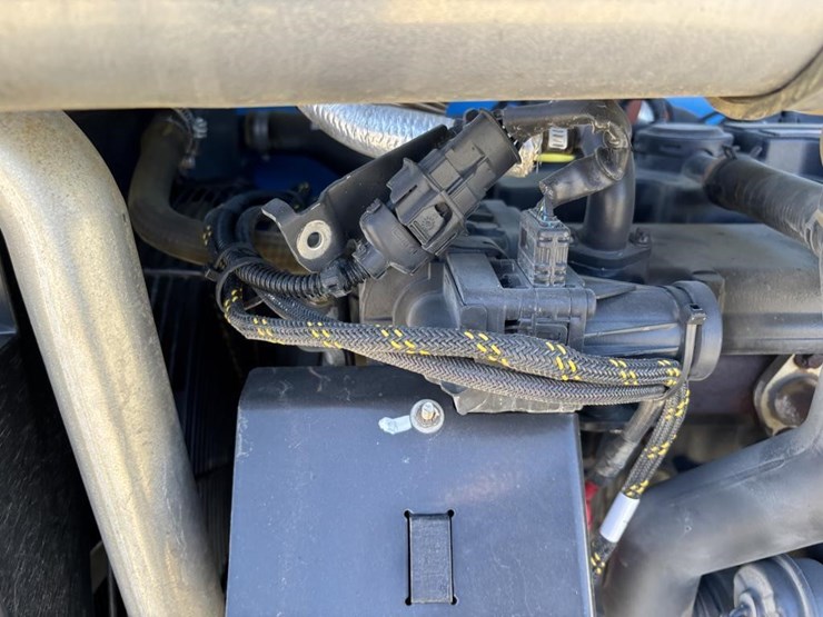 2019-genie-gth844-image-58