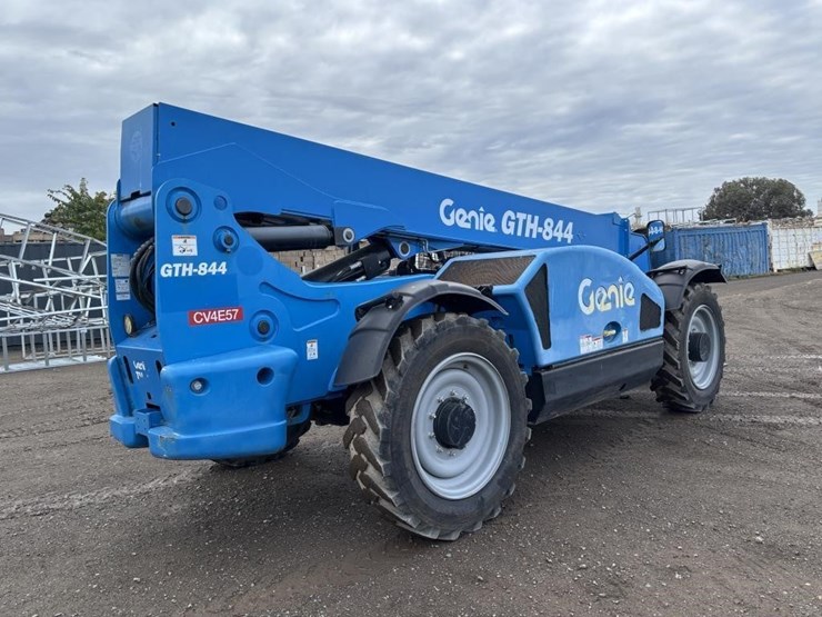 2019-genie-gth844-image-3