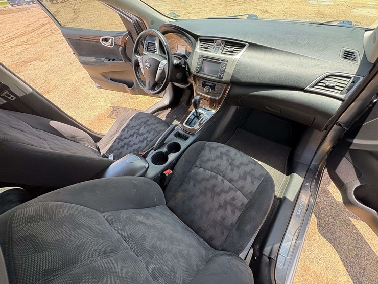 2013-nissan-sentra-4-door-sedan-(163,899-miles)-image-23
