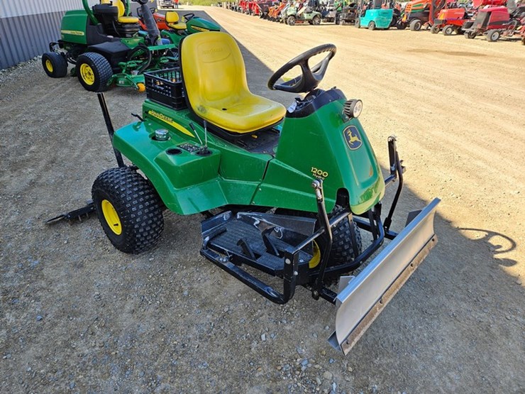 2011-john-deere-1200-image-7
