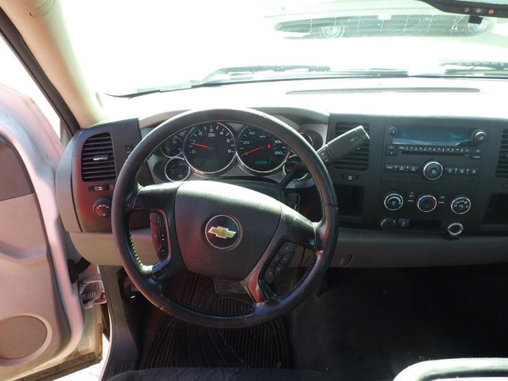 2014-chevrolet-2500-image-7