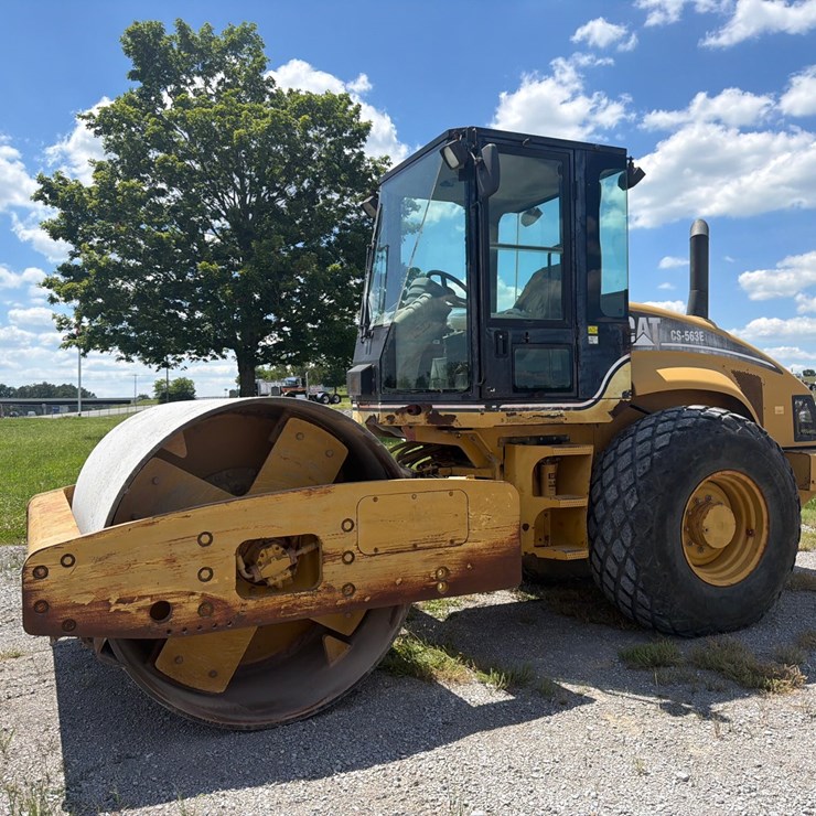 CATERPILLAR CS-563E
