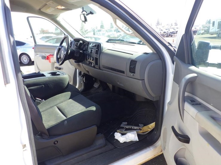 2014-chevrolet-2500-image-6