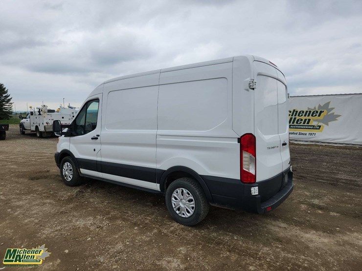 2017-ford-transit-image-3