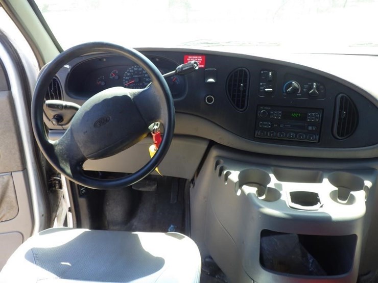 2000-ford-econoline-350-image-8