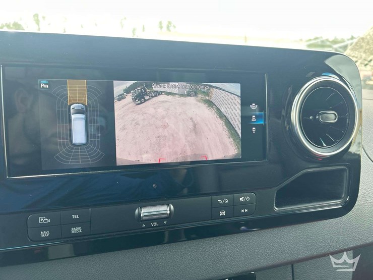 2021-mercedes-benz-sprinter-4500-image-36