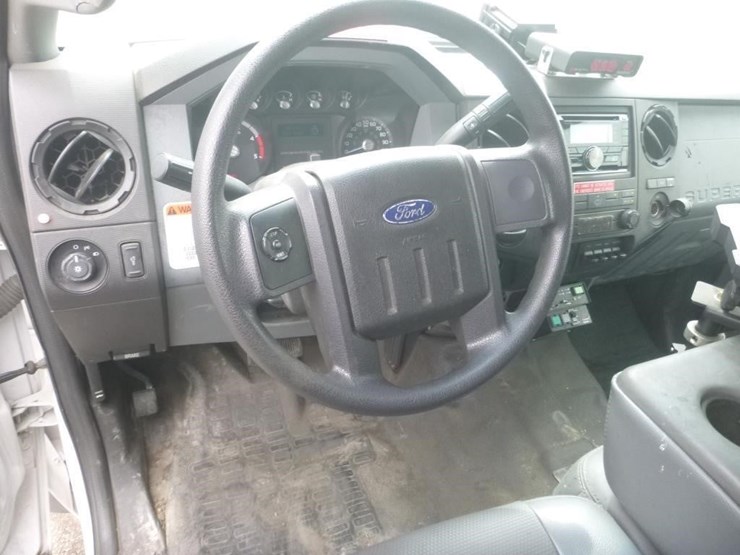 2012-ford-f550-image-24
