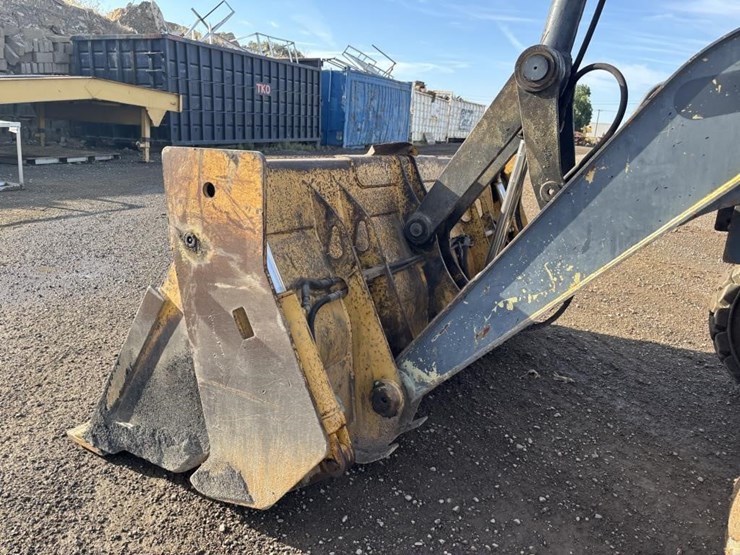 2010-deere-210lj-image-9
