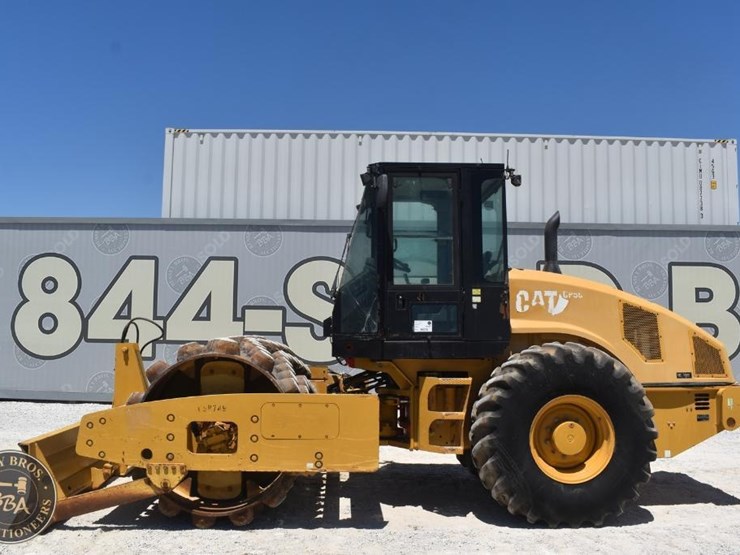 2012-caterpillar-cp56-image-2