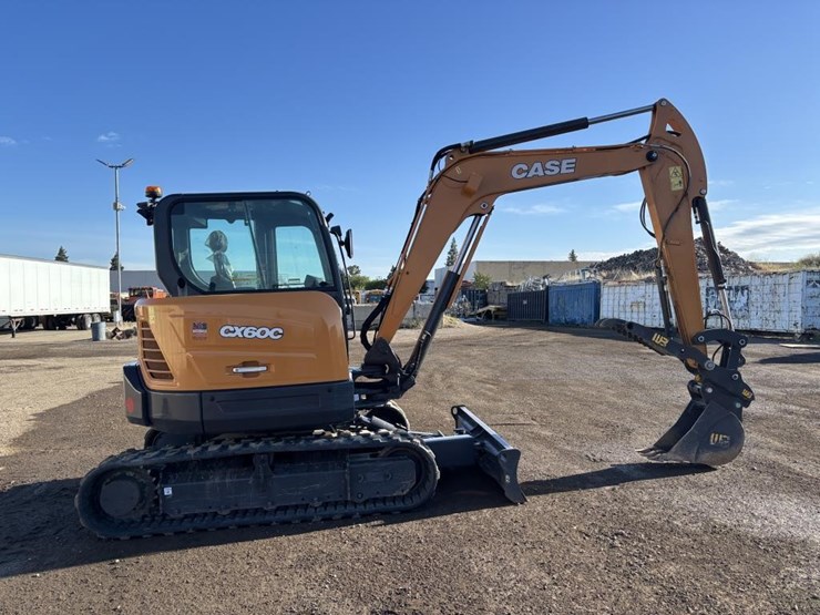 2024-case-cx60c-image-7
