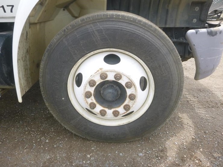 2006-international-durastar-4200-image-23