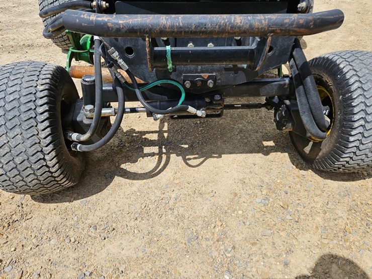 john-deere-3245c-image-15