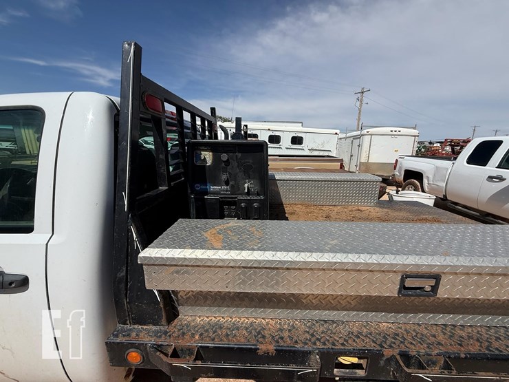 2012-chevrolet-2500hd-image-8
