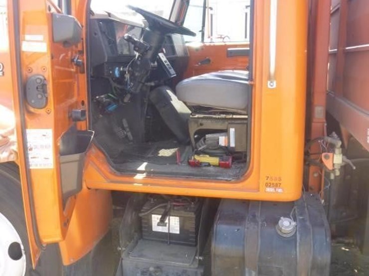 2001-international-4900-image-7