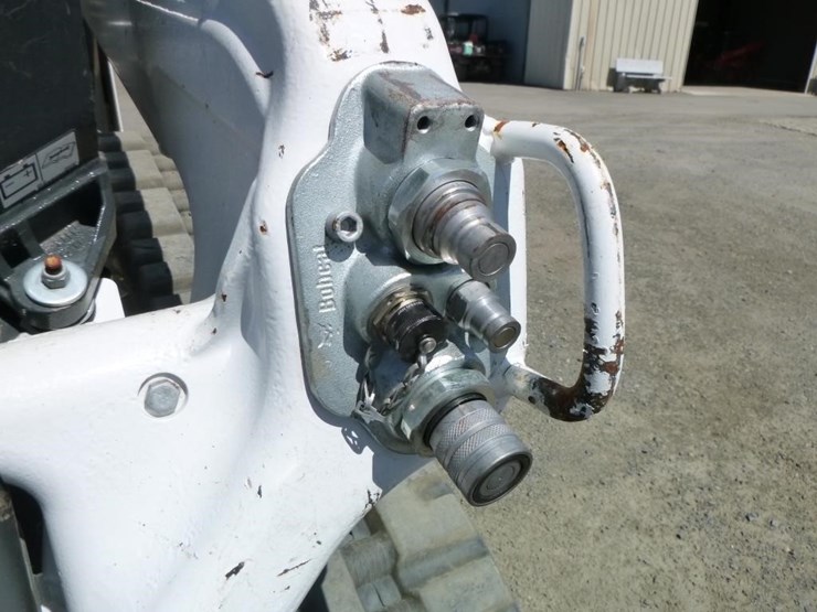 2024-bobcat-t64-image-16