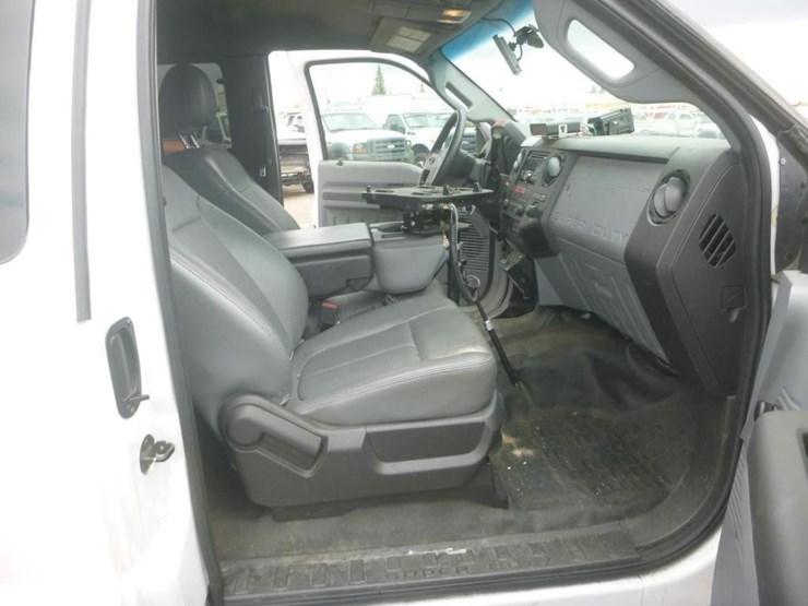 2012-ford-f550-image-21