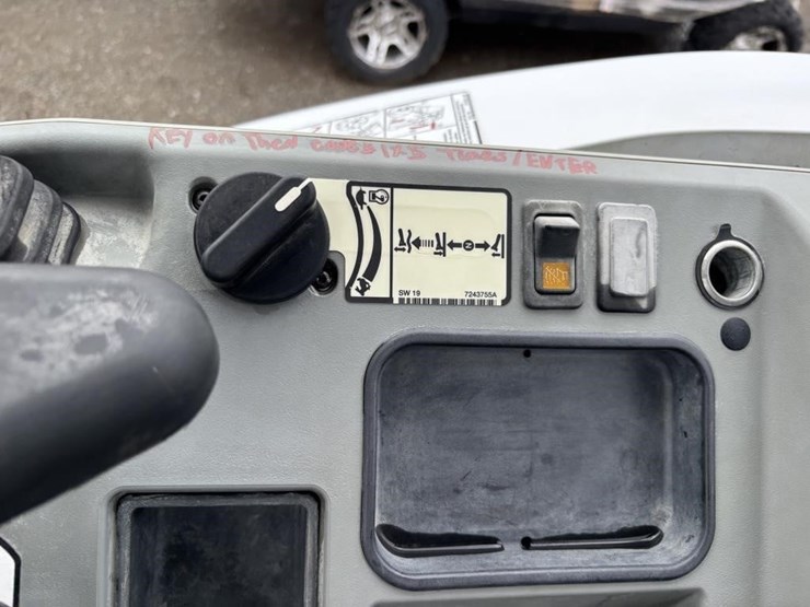 2021-bobcat-e26-image-37