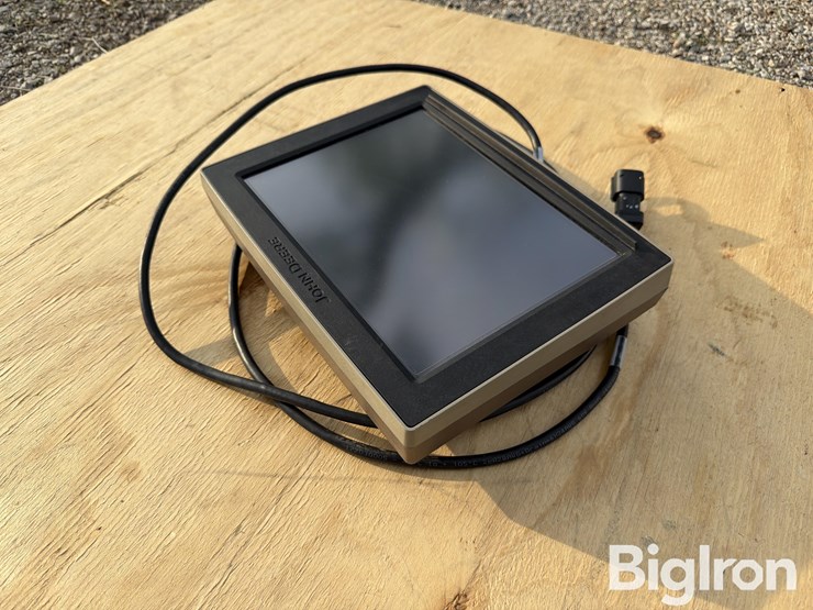 2019-john-deere-10-image-5