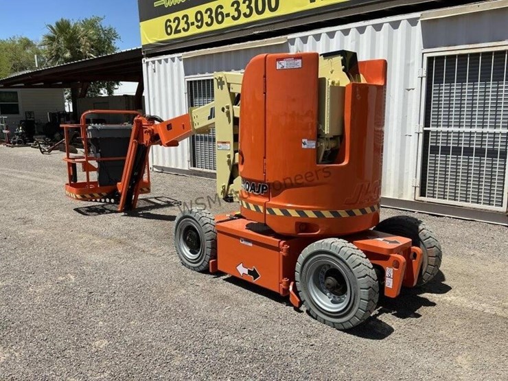 jlg-e300ajp-image-7