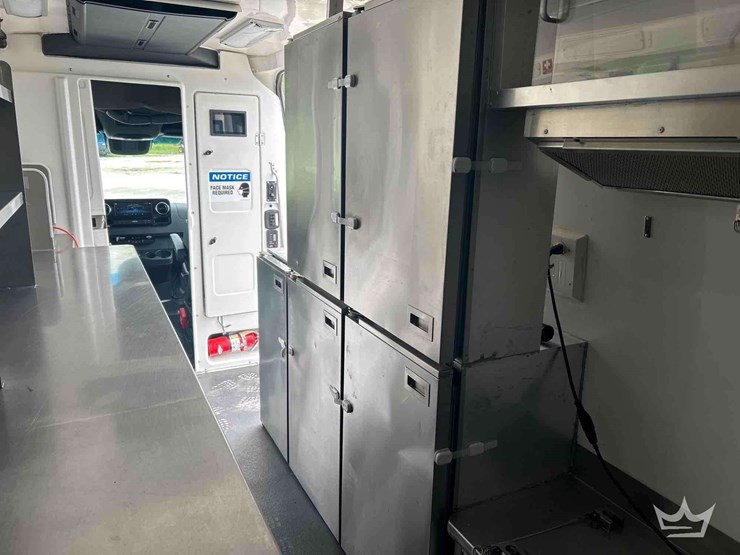 2021-mercedes-benz-sprinter-4500-image-24