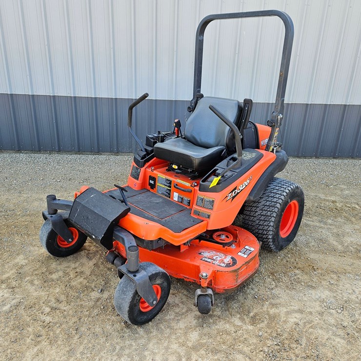 KUBOTA ZD326S