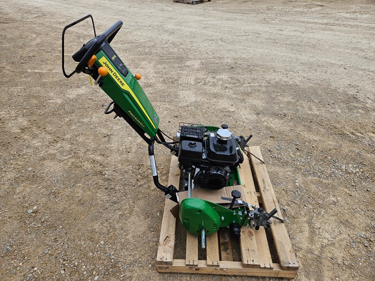 2026-john-deere-260sl-image-6