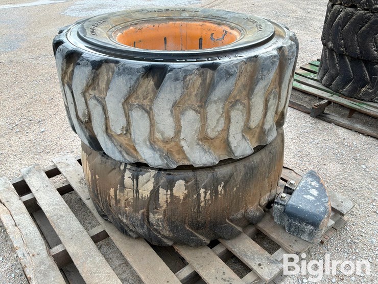 caterpillar-14-image-10