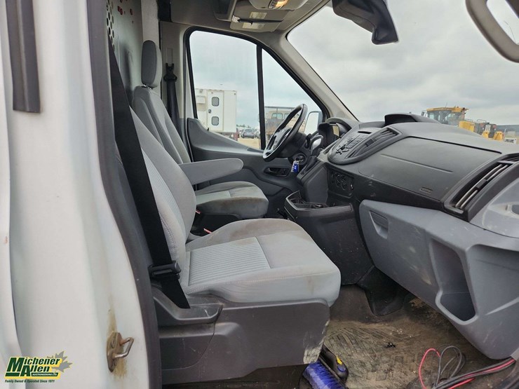 2017-ford-transit-image-13