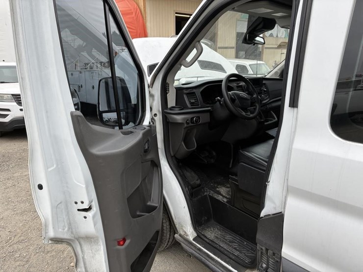 2020-ford-transit-image-17