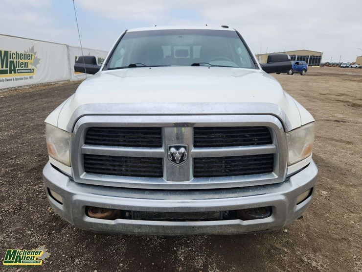 2011-dodge-3500-image-14