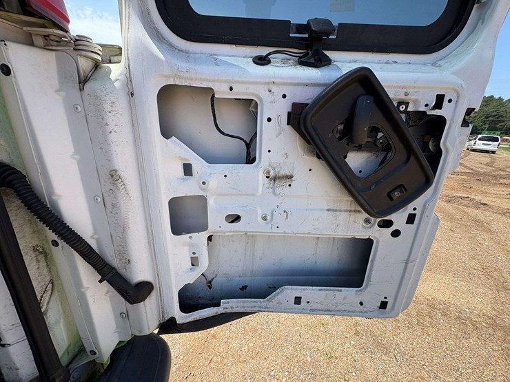 2009-chevrolet-express-3500-image-17