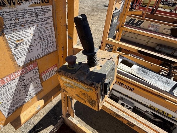 2005-custom-equipment-hb1030-image-5