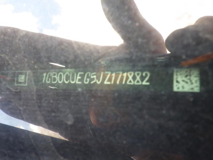 2018-chevrolet-2500-image-16