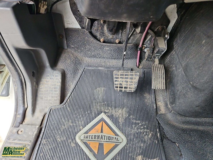 2011-international-durastar-4300-image-21