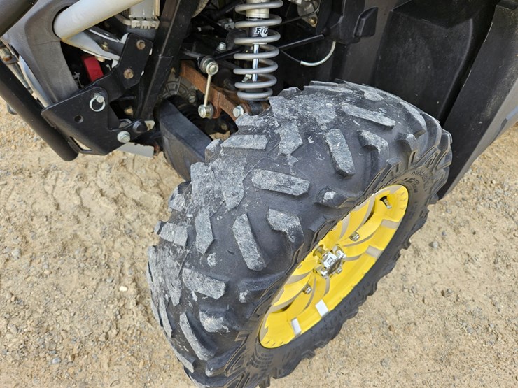 john-deere-gator-image-10