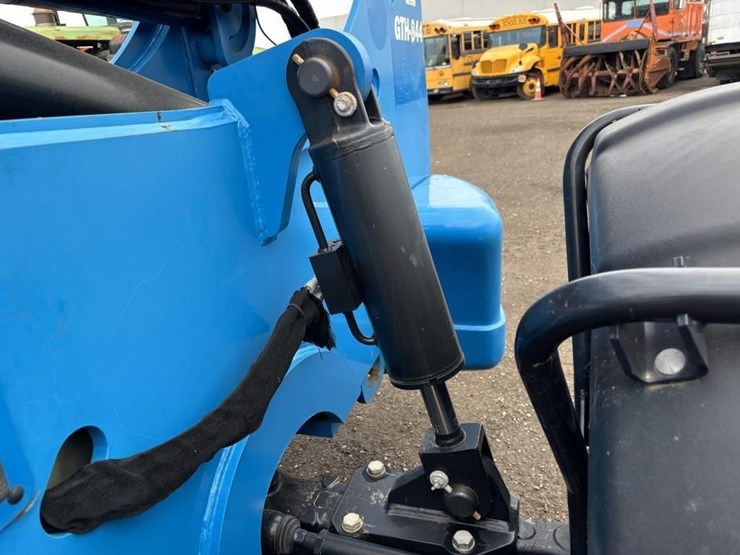2019-genie-gth844-image-22