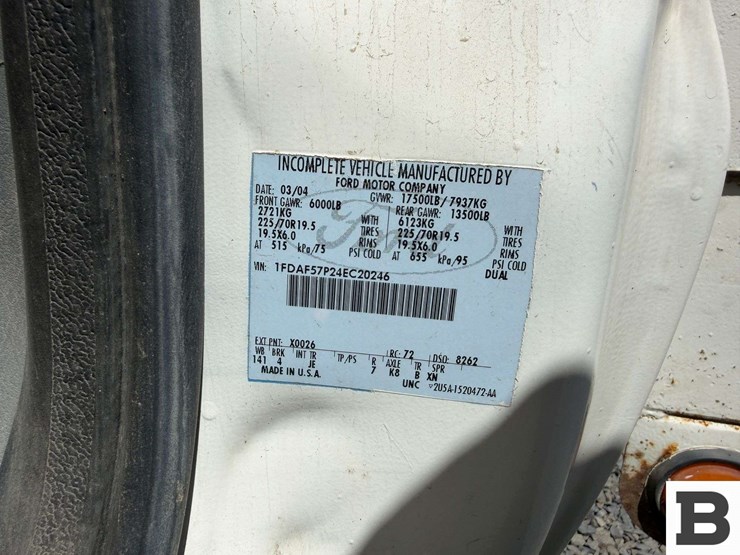 2004-ford-f550-image-44