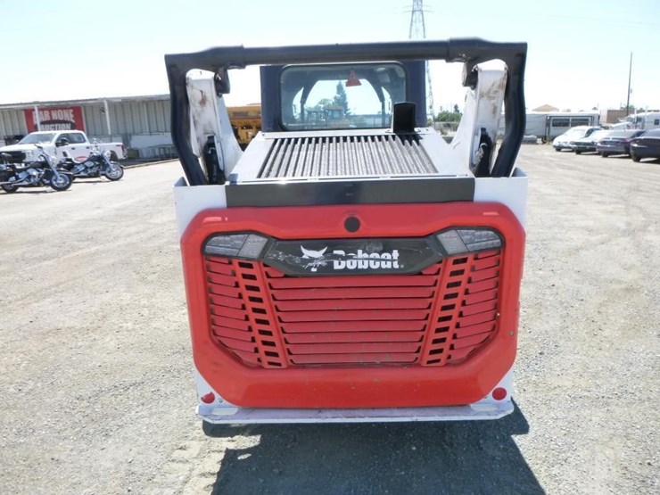 2024-bobcat-t64-image-17