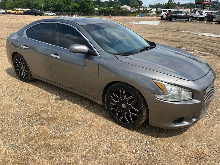2014-nissan-maxima-4-door-sedan-(167,842-miles)-image-4