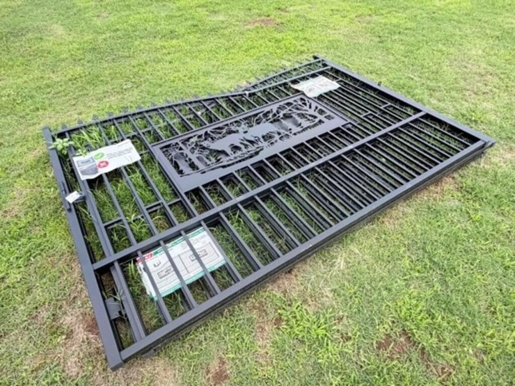 kj-model-k0720-ornate-metal-gates-image-3