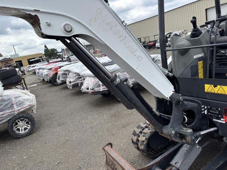 2021-bobcat-e26-image-19