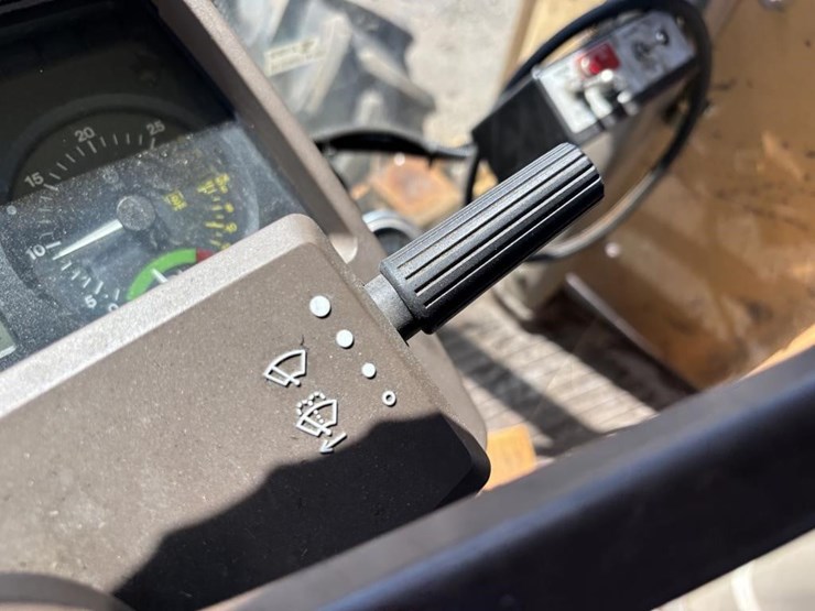 john-deere-6420-image-38