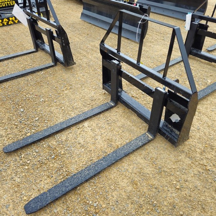 #5134 • 2026 Mower King SA 48" Pallet Fork