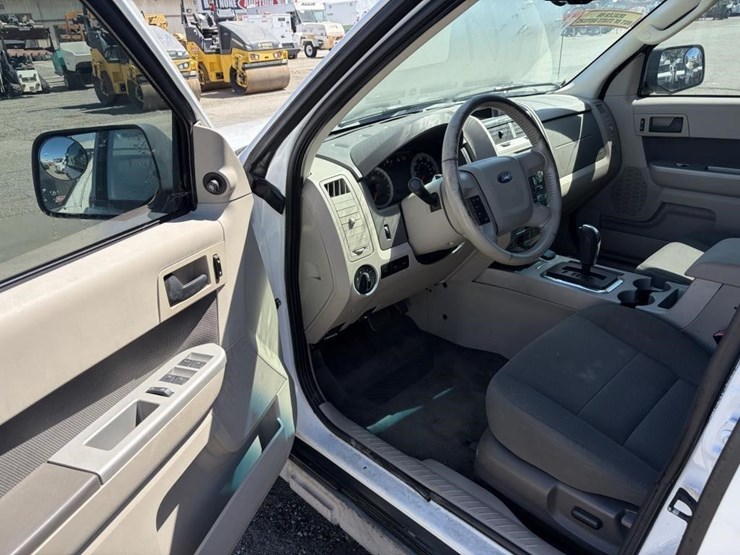 2009-ford-escape-hybrid-image-14