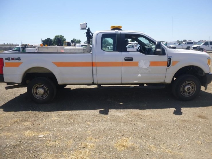2017-ford-f350-image-14