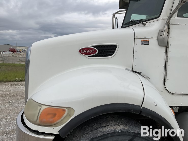 2008-peterbilt-340-image-10